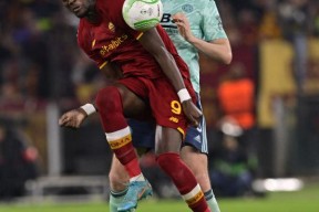 YY易游m6米乐福建YY易游m6米乐信息技术有限公司-罗马队中场调度灵活，掌控场面主动出击(cctv4和cctv5直播申奥的中场休息片段)