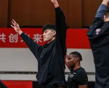 包含球员交易风波:明星球员被交换至不同球队,引发混乱的词条 包含球员交易风波:明星球员被交换至不同球队,引发混乱的词条