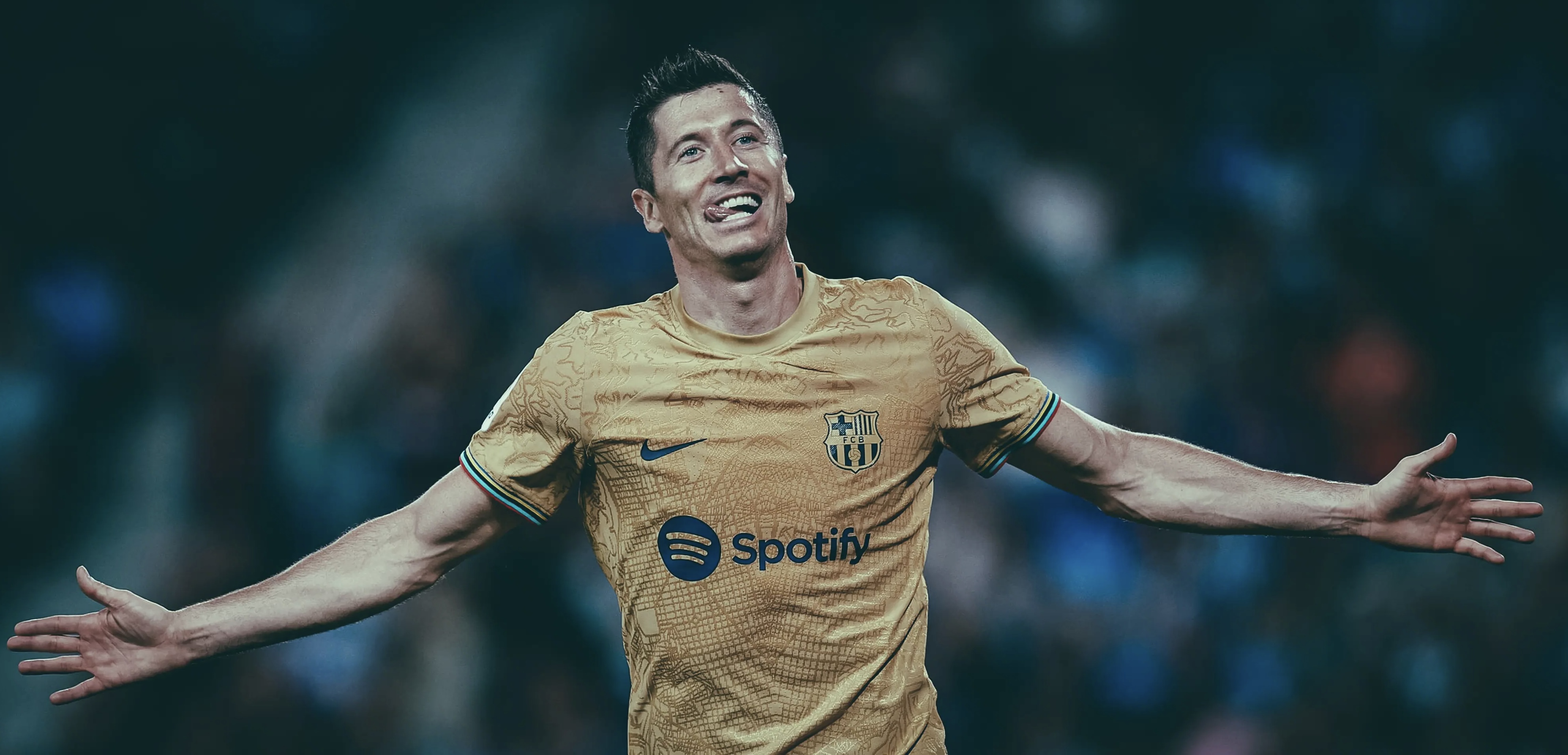 莱万多夫斯基继续进球狂，领跑射手榜(莱万多夫斯基职业生涯总进球)